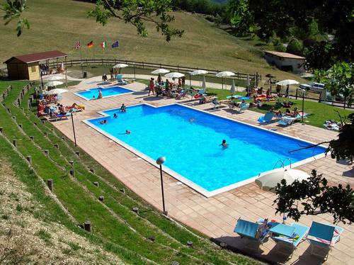 #Agriturismo immerso nella #natura con camere,miniappartamenti,ristorante con menù tipico,piscine,campo da beachwolley e tanti #animali da vedere!!