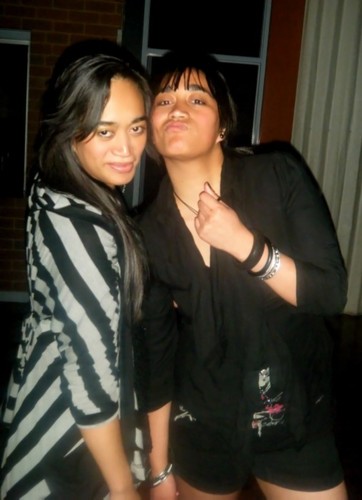 Love music (rock), dance, Gamin' & breakin the rules ;D   #TeamPoly #TeamFollowBack #TeamGemini
http://t.co/JndnI11B