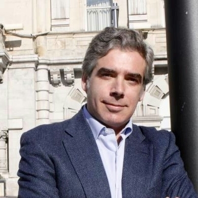 Candidato a la Alcaldía de Santander. Portavoz Grupo Municipal Regionalista en el Ayuntamiento. Farmacéutico. Director del Instituto Cántabro de Psicoterapia.