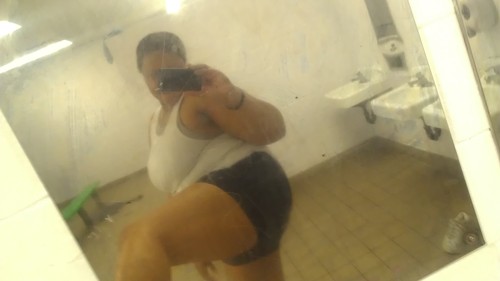 It goes down..#AYEEE,#TEAMFOLLOWBACK,#TEAMAIRES#90'sBABIES#TEAMFREAK..#TEAMDNTFCKUP..#TEAMATHLETIC..#TEAMDIMPLES