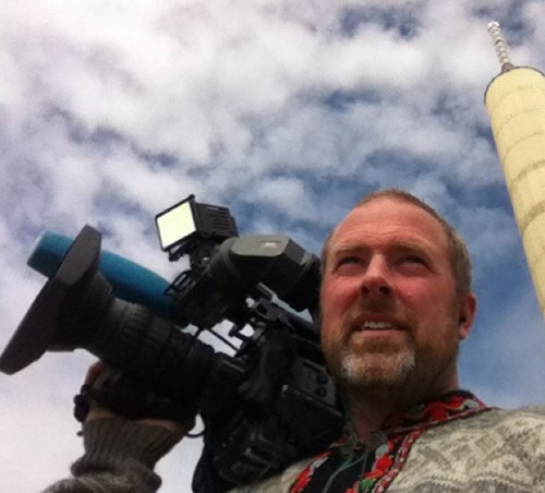 Philiokuz's profile picture. Fotograf, journalist og dronepilot for NRK. Familiemann som digger å holde på i hagen eller lage musikk. Fasineres lett.