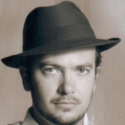 Sistemas, Tecnologias, Redes, Video Juegos, Libertad. 

Experto en resolver dudas y no cobrar por ello.