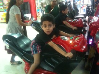 yravikiran's profile picture. 