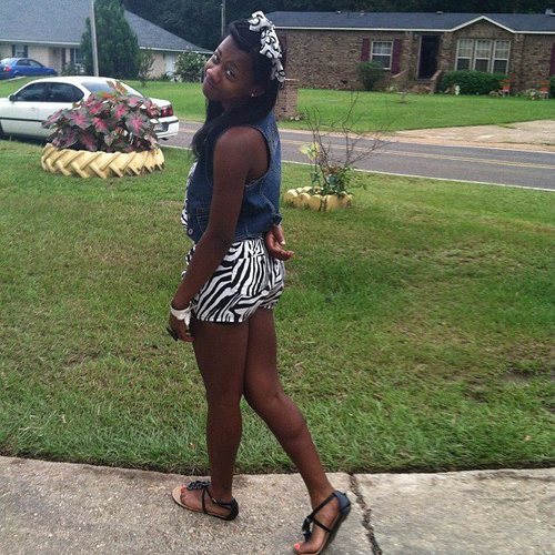 iMTootieeツ,Everyonee Has All The ?'s & iGot All Thee Answers. iLivee Ah Fly Lyfe ✘, Crown Mee The Badddest&Bow Down To The Queen. Na FollowMe Cos iLeadYOUUHoesツ