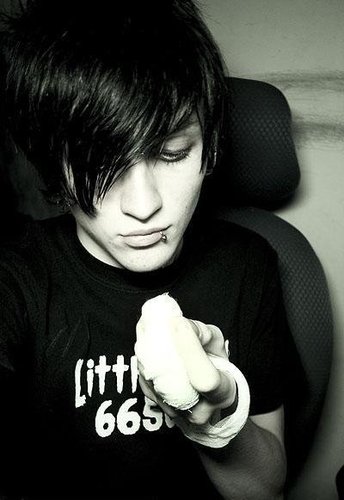 Ryan46Uz's profile picture. Life To Pease Brow