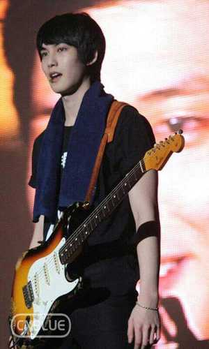 [2012.01.05~ing]씨엔블루 이종현 피크봇 입니다. CNBLUE Lee Jong Hyun pick bot
