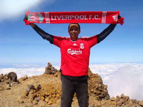 rezaecha's profile picture. You'll Never Walk Alone | Train is my life :D | Bob Marley is my hero :) |