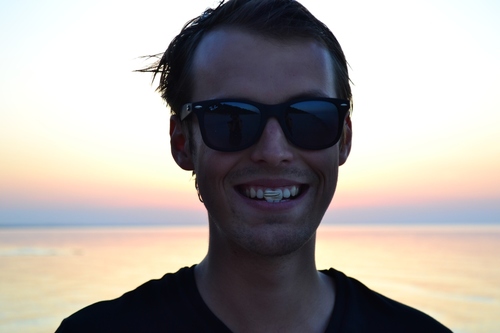 Glabā zaļu koku savā sirdī un, iespējams, dziedošs putns atlidos!