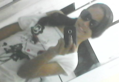 Nαo Sou Perfeitα, Nem donα dα Verdαde.
Mais, sou Donα de mim, Donα das minhαs Vontαdes.