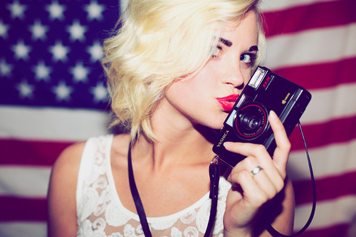 vas happenin !!!!!!!!!!! my name is ellie:)
please follow me ill follow back... LOOOOOVE 1D !!! :)