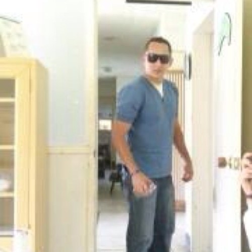 tutomed's profile picture. Medico, inconforme y anonadado de este circo de pais.