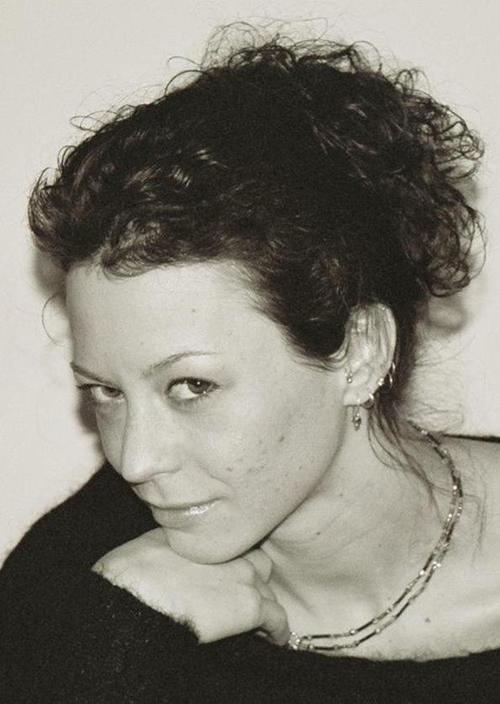 Angela2x3's profile picture. 'Well behaved women rarely make history'