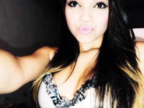  ⋆ ela é sem liMite ♪*
               irmã do @THII_QERO s2*    ;      FÉ EM DEUS ♥ =]*