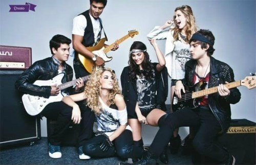 Ser Uma Rebelde é ser quem eu sou ,sem medo do que as pessoas acham ,é ser eu mesma !!! Se você tbm é Rebelde aqui é seu lugar...Amando os Rebeldes