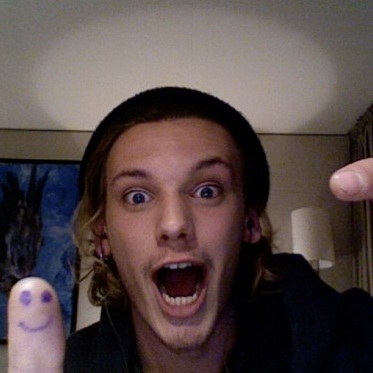 One stunningly attractive formerly teenage boy. Answers to Jamie or hot stuff.

[This is a roleplaying account. I AM NOT THE REAL JAMIE. That's @jamiebower]