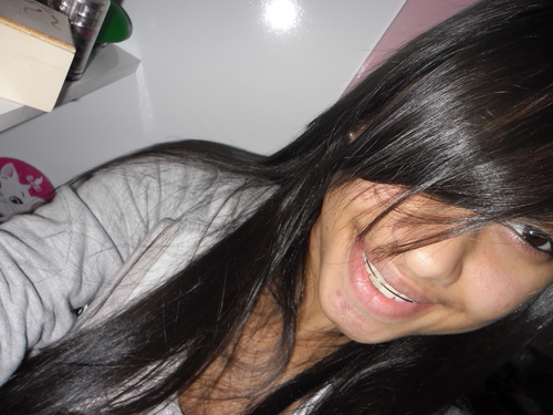 apaixonada, boba, criança, mulher...
sou o q tenho q ser, sou o q axo q tenho q ser, sou o q sou e ngm pode mudar isso...
segue??
;)