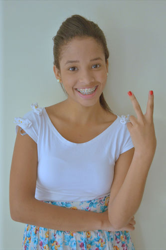 A do sorriso sem motivo, a da esperança grande, a mais ingenua ... a garotinha divertida e palhaça que pinta a cara pra ser feliz e te faz mostrar um sorriso!