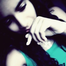 “...Não suporto falsidade e mentira, a verdade pode machucar, mas é sempre mais digna. 
        Charles Chaplin