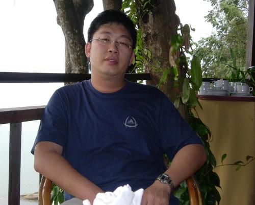 I am a network engineer and interested in internet marketing. Have experience in weight loss.
