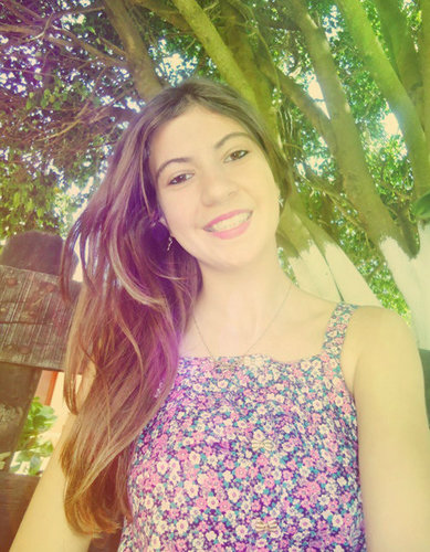 Eu tenho 15 anos, sou capricorniana e sou flamenguista, quer saber mais sobre mim? me segue, sigo de volta! um beijo ;*
