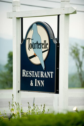 A fusion of classic French dishes with local Vermont products. Tourterelle is an intimate restaurant, comfortable inn, and wedding venue. Ask us about catering!
