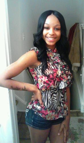 she_moansWinnie's profile picture. ★Strongly attracted to females BUT the #LesbianLife is something I can't deal with . #TBH these bitches is a BIGGER headache than these niggas . Hoes? Ion CUFF★