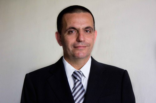Business development and sales cosultant & trainer. Assist managers and organizations to achieve their next breakthrough. Ask me for my Hummus secret recipe.