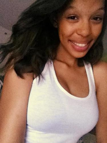 Tryin out this twitter thing...Need some followers. help  Keep my #TL live!!