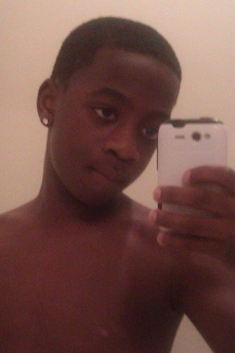 IF YOU ANIT F.O.E YOU A FAKE ASS NIGGA FOR THOSE WHO DON'T KNOE WAT IT MEAN IT MEAN FAMILY OVER EVERY THing AND IF YOU F.O.E FOLLOW ME