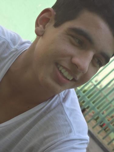 Cada dia o am0ooo maììs q ontem e menos que amanhã.♪♪♪....;)