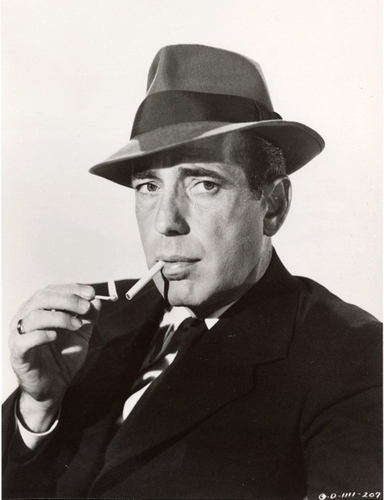 ~TWITTEANDO EN BLANCO & NEGRO 
DESDE 1899~

Twitter es El Último Refugio, mi Casablanca

— Soy CHULO y VIVIDOR —

Sí, Sam me la tocaba cuando yo quería y punto!