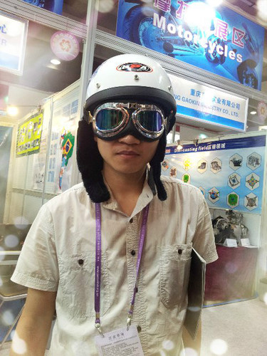 Hello~This is Charles Wen from Robstep. Robstep is the top manufacturer of intelligent self-balancing personal transporter.