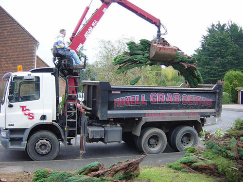 Tunnell Grab Services is offering grab lorry hire in Walliswood, Surrey region. For more info call us on 01306 735293.