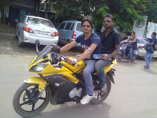 I'M HARD 2 GET......!!!! LIKES Speed,Adventurous Things 2 Do n Always wnts 2 b bugged in hollydays n likes gals hmmm....!!!!