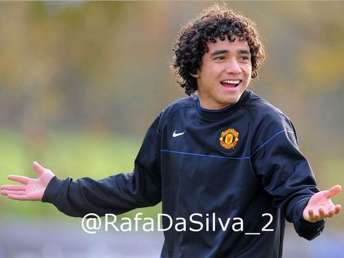 RafaDaSilva_2's profile picture. Running down the pitch,
Can't tell which ones which..
Viva Da Silva's.
Parody.