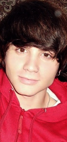 Since 07.08.11 Oficializado 08.08.11 Seguido 08.08.11 Sim,meu amor por você ,ultrapassa barreiras Eu amo Você @RaphaelCecconi_