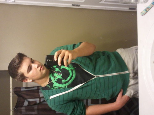 follow me ill follow back.