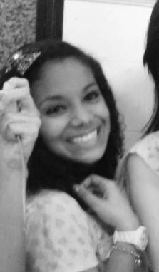 O melhor sonho de uma felicidade eterna,é viver um grande momento,com pessoas que sabem viver pequenos instantes!