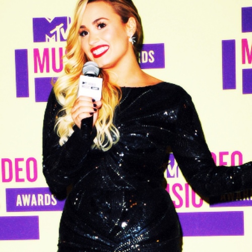 bio é vida, vou descrever a minha em três palavra : Demetria Devonne Lovato