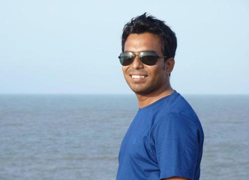 Indian/socialist/loves exploring new places/mountains and beaches/Data Science practitioner