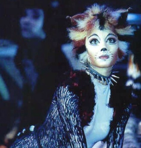 JemimaCats's profile picture. the youngest member of the jellicle cats :)