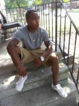 FUCK BITCHES GET MONEY ICEEEEEE LOL #LEOSLIFE #3500 #TEAMFUCKURFEELINS now y u wanna kno bout me