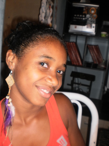 sou uma menina muito inteligente e brincalhona gosto de fazer amizade gosto de me diverti gosto de dançar de ir pra igreja e sou muito engraçada ok!