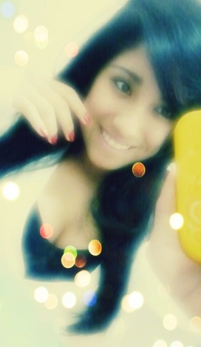 Apenas uma garota coom a alegria de uma criança...
A malicia de uma adolescente...
E os sentimentoos de uma mulher...
Goosto? mee segue amr *--*
hoho³³
