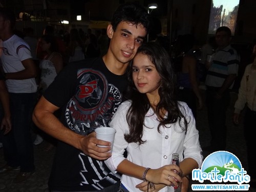 Sou brother, 21 anos,curto Rock D