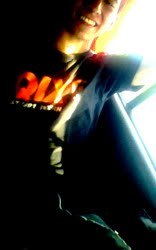 I'm 17 years old, work in Porto seguro seguros, live in Itapetininga, São Paulo City.
This my life.
