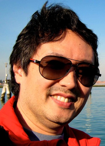 Alexandre Palma é compositor, regente, cantor e educador musical.