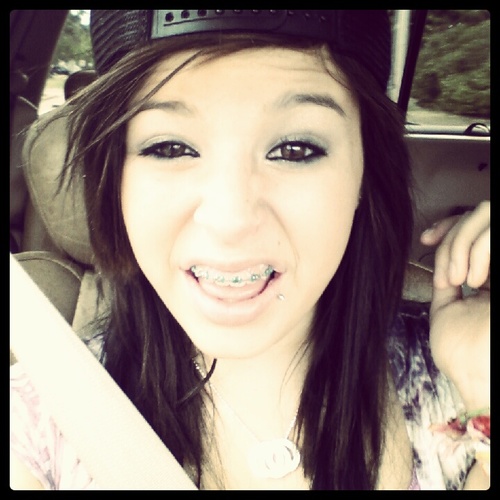 follow me.. I'll make you happy(: http://t.co/c4Z77J2DRO