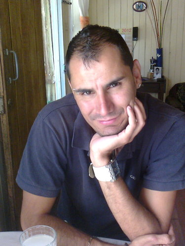 hola, amigos  saludes a todos  soy un men humilde y sobre todo respetuoso que ama la vida y todo lo que lo rodee..