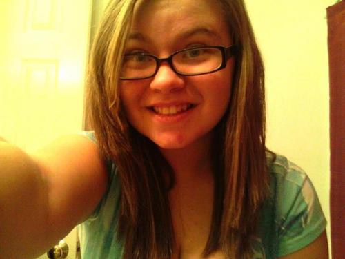 Not everybody dies but not everybody lives. Single & ready to meet One Direction! 3